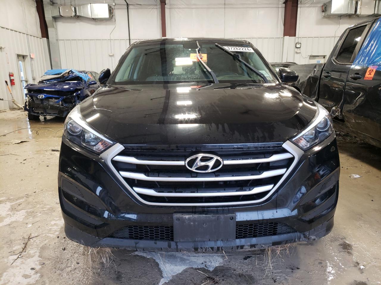 Photo 4 VIN: KM8J2CA41JU664752 - HYUNDAI TUCSON 