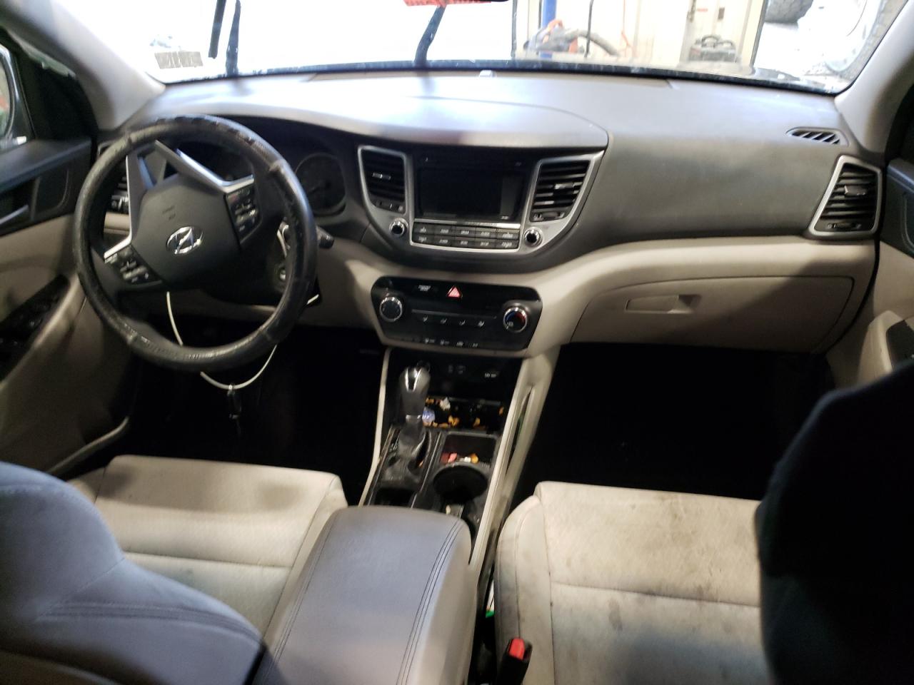 Photo 7 VIN: KM8J2CA41JU664752 - HYUNDAI TUCSON 