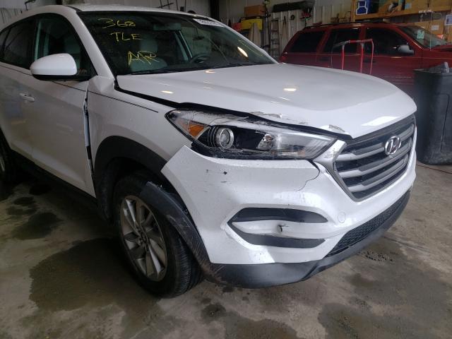 Photo 8 VIN: KM8J2CA41JU820353 - HYUNDAI TUCSON SE 