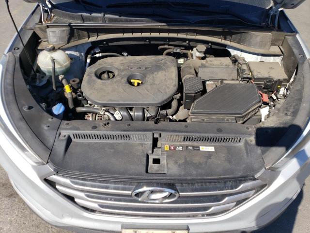 Photo 10 VIN: KM8J2CA42JU666820 - HYUNDAI TUCSON SE 