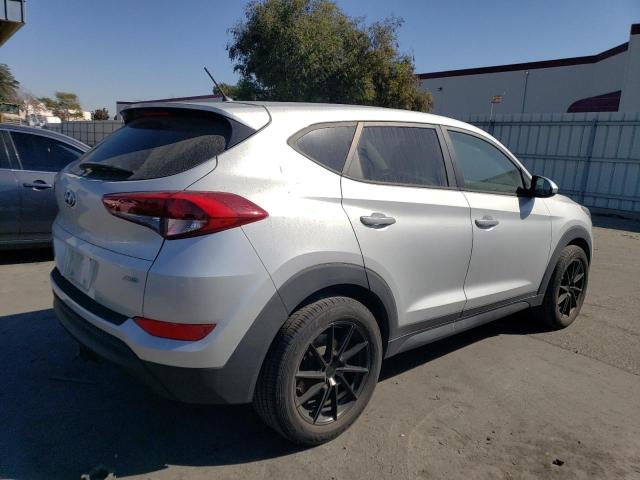 Photo 2 VIN: KM8J2CA42JU666820 - HYUNDAI TUCSON SE 