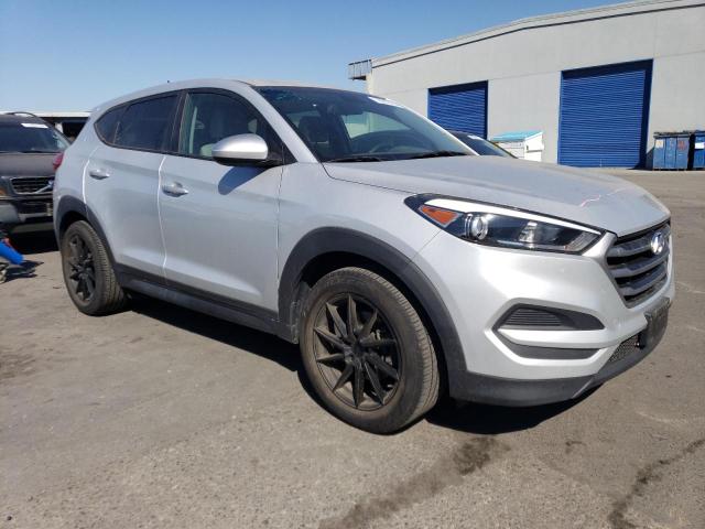 Photo 3 VIN: KM8J2CA42JU666820 - HYUNDAI TUCSON SE 