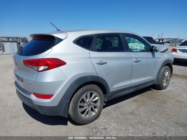 Photo 3 VIN: KM8J2CA42JU669698 - HYUNDAI TUCSON 