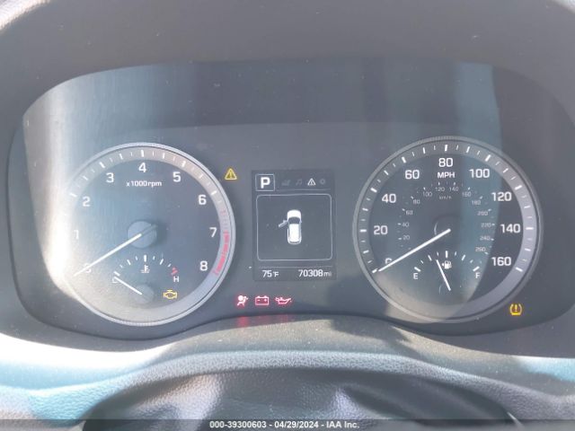 Photo 6 VIN: KM8J2CA42JU669698 - HYUNDAI TUCSON 