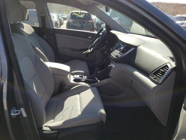 Photo 4 VIN: KM8J2CA42JU681009 - HYUNDAI TUCSON SE 