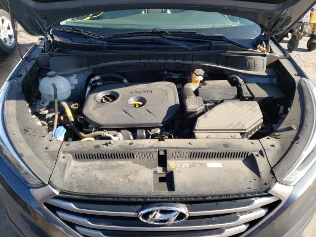 Photo 6 VIN: KM8J2CA42JU681009 - HYUNDAI TUCSON SE 