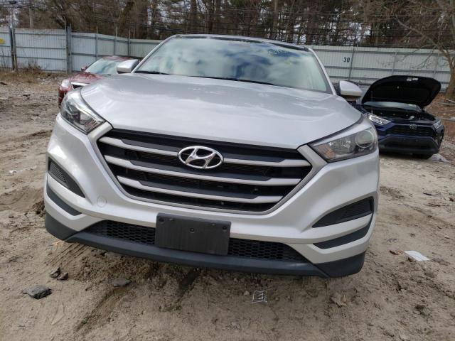 Photo 4 VIN: KM8J2CA42JU690616 - HYUNDAI TUCSON SE 