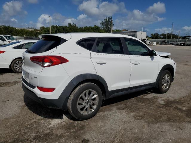 Photo 2 VIN: KM8J2CA42JU747073 - HYUNDAI TUCSON SE 