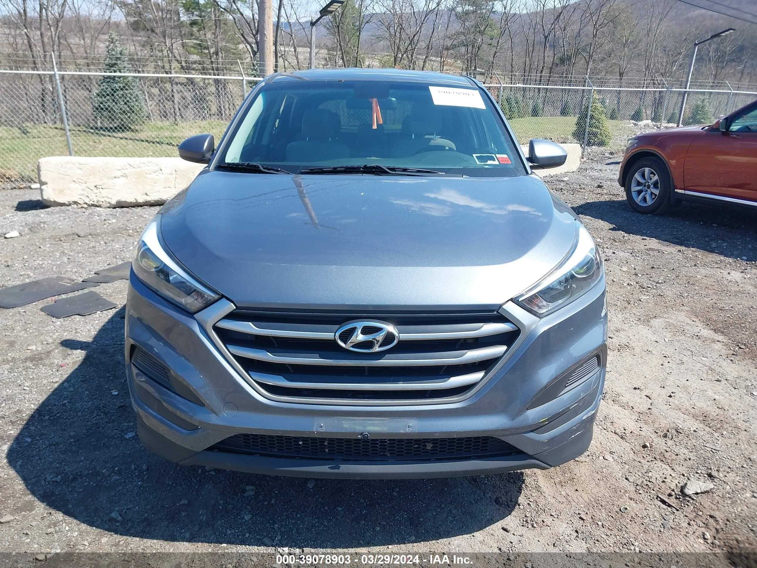 Photo 10 VIN: KM8J2CA43JU703096 - HYUNDAI TUCSON 