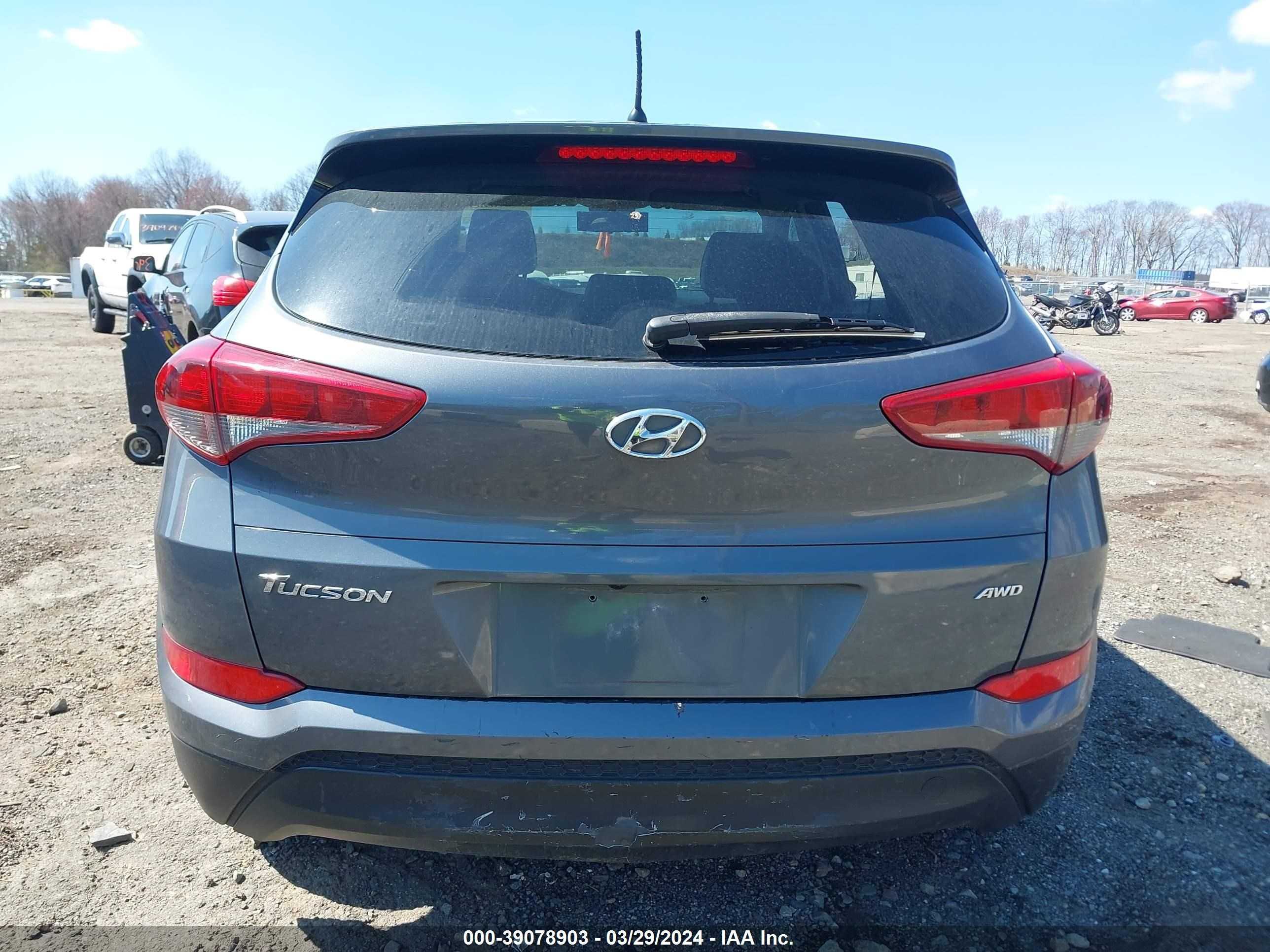 Photo 14 VIN: KM8J2CA43JU703096 - HYUNDAI TUCSON 