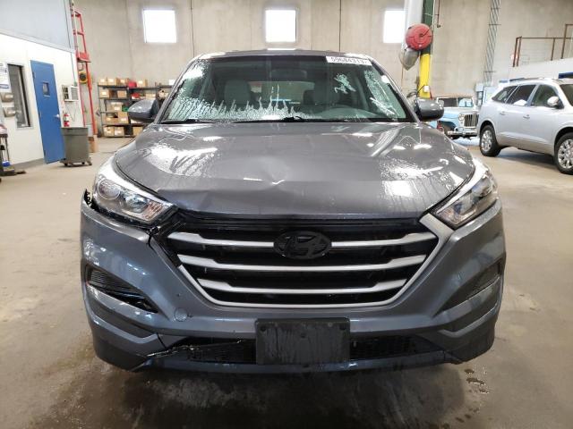 Photo 4 VIN: KM8J2CA43JU803621 - HYUNDAI TUCSON 