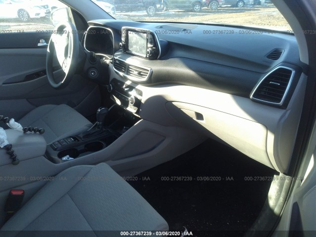 Photo 4 VIN: KM8J2CA43KU887313 - HYUNDAI TUCSON 