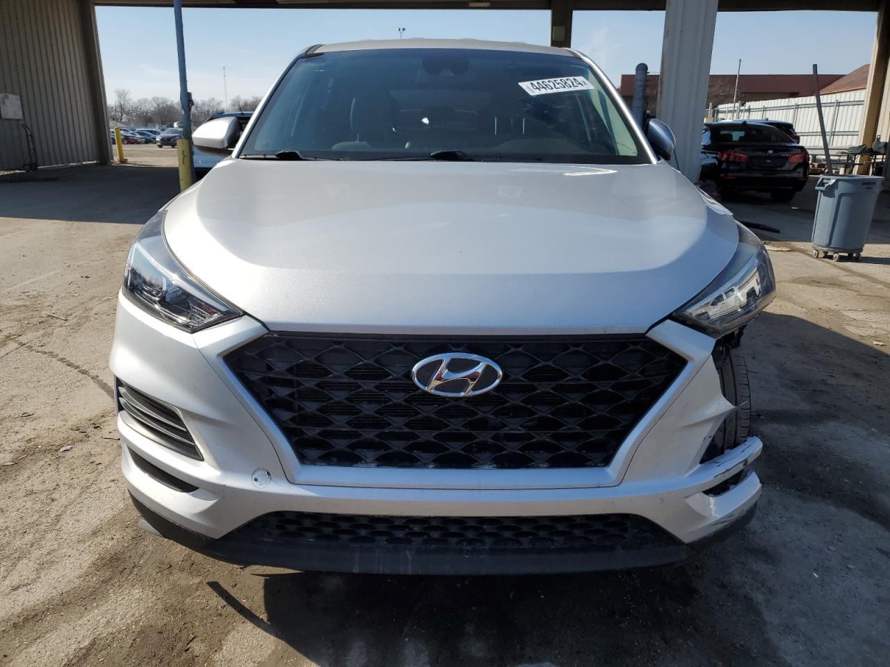 Photo 4 VIN: KM8J2CA43KU905129 - HYUNDAI TUCSON 