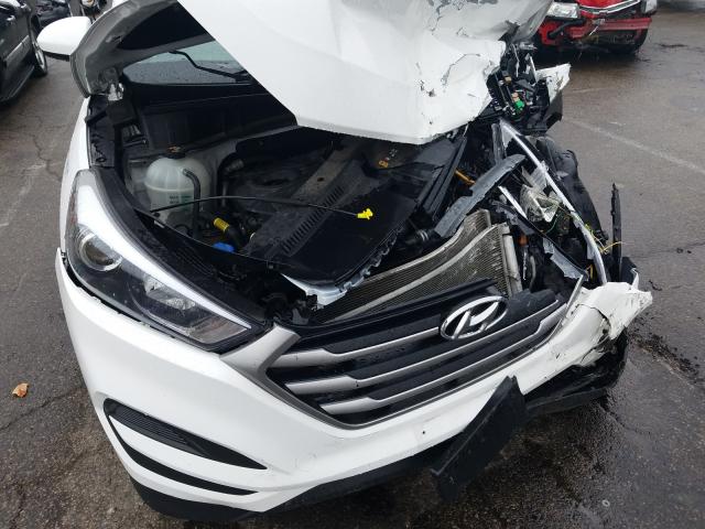 Photo 8 VIN: KM8J2CA44JU700353 - HYUNDAI TUCSON SE 