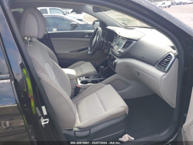 Photo 4 VIN: KM8J2CA44JU717623 - HYUNDAI TUCSON 