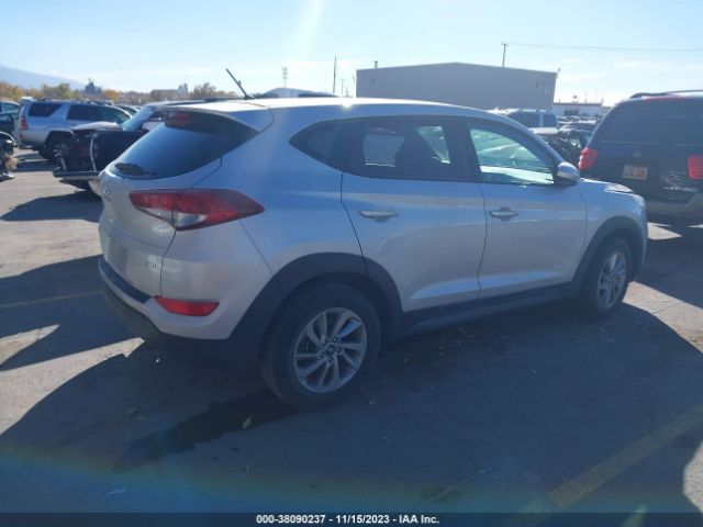 Photo 3 VIN: KM8J2CA45JU690660 - HYUNDAI TUCSON 