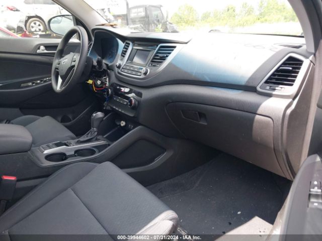 Photo 4 VIN: KM8J2CA45JU694613 - HYUNDAI TUCSON 