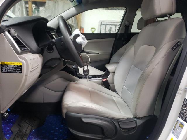 Photo 6 VIN: KM8J2CA45JU710406 - HYUNDAI TUCSON SE 