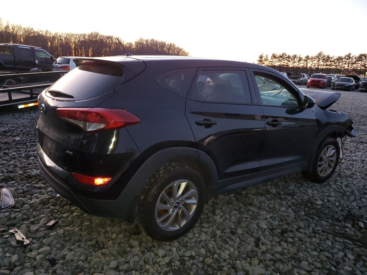 Photo 2 VIN: KM8J2CA45JU819979 - HYUNDAI TUCSON 