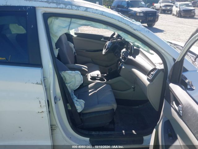 Photo 4 VIN: KM8J2CA45KU902054 - HYUNDAI TUCSON 