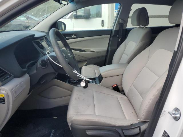 Photo 6 VIN: KM8J2CA46JU791058 - HYUNDAI TUCSON SE 