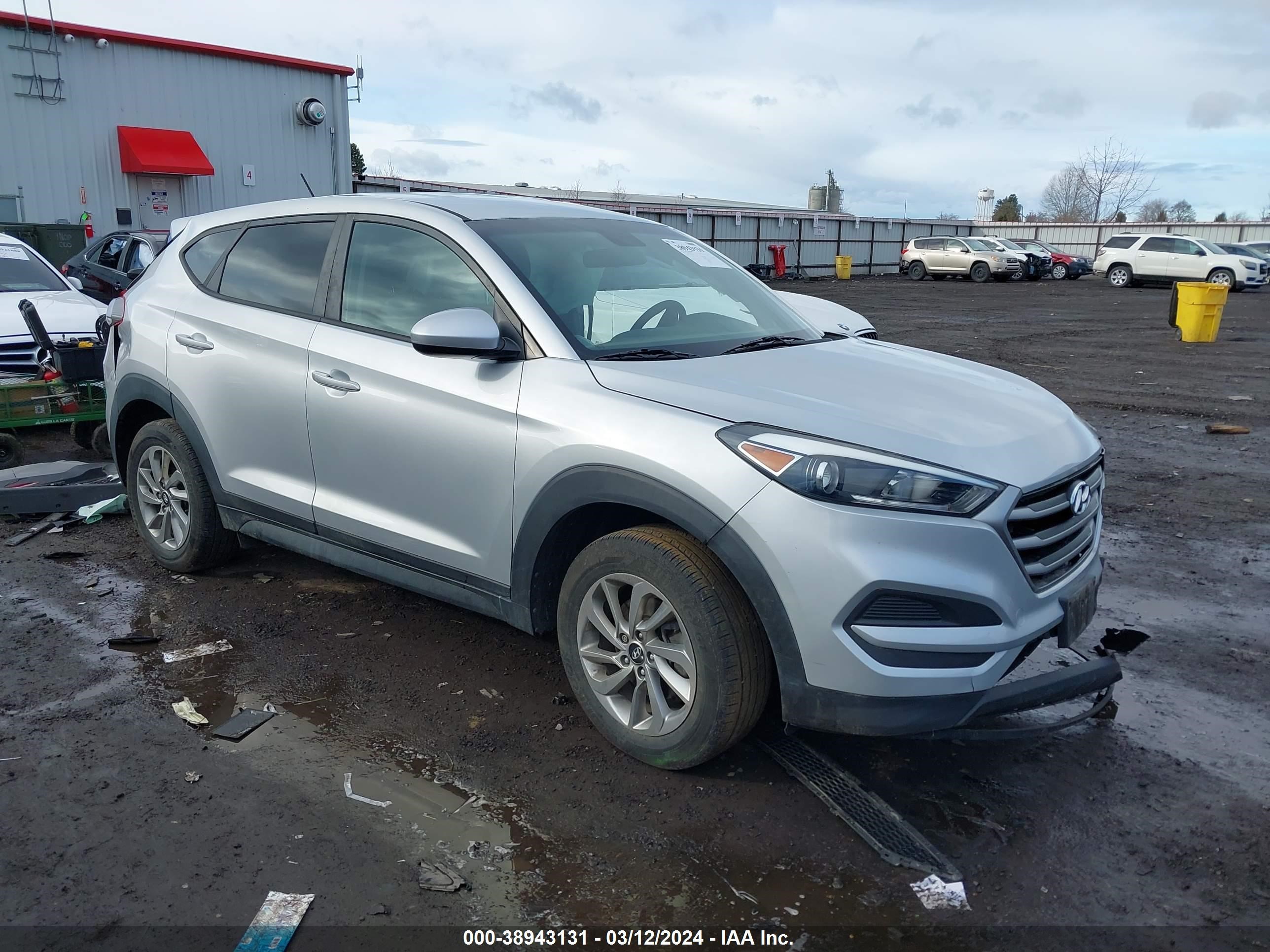 Photo 0 VIN: KM8J2CA47JU717504 - HYUNDAI TUCSON 