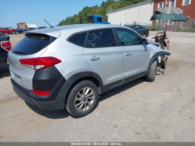 Photo 3 VIN: KM8J2CA47JU812256 - HYUNDAI TUCSON 