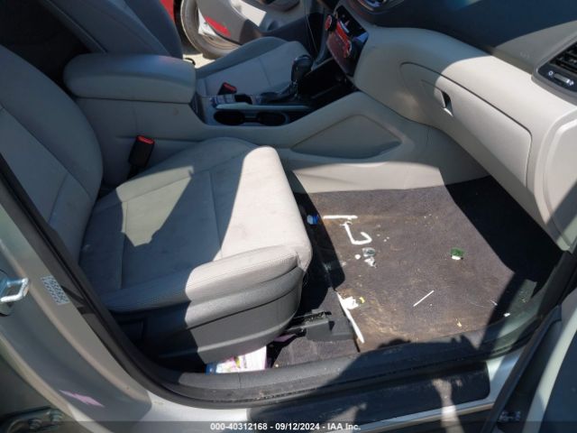 Photo 4 VIN: KM8J2CA47JU812256 - HYUNDAI TUCSON 