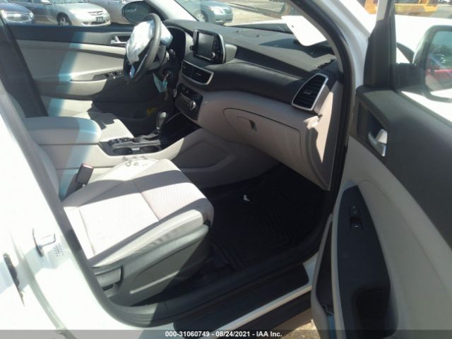 Photo 4 VIN: KM8J2CA47KU839877 - HYUNDAI TUCSON 