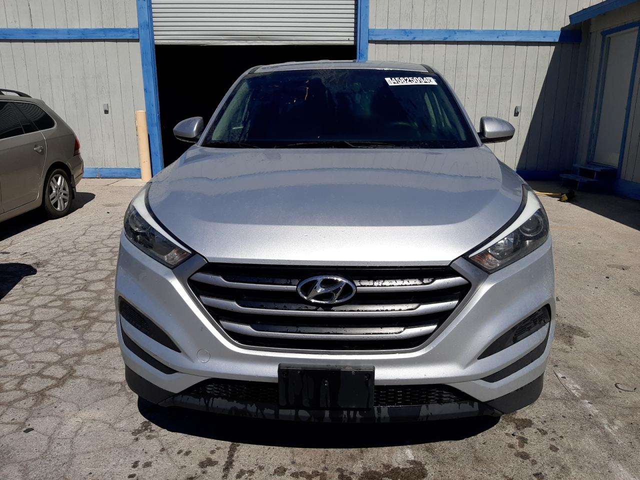 Photo 4 VIN: KM8J2CA48JU693598 - HYUNDAI TUCSON 