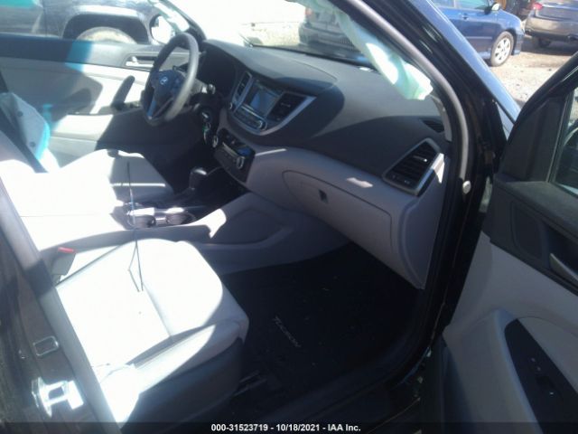 Photo 4 VIN: KM8J2CA48JU792082 - HYUNDAI TUCSON 