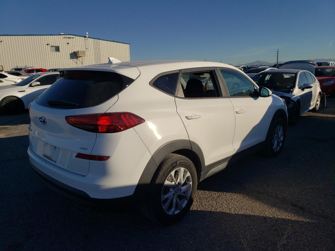 Photo 2 VIN: KM8J2CA48KU894452 - HYUNDAI TUCSON 