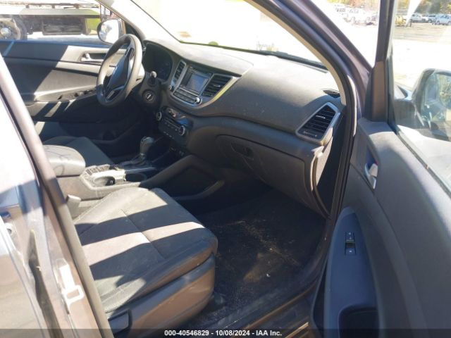 Photo 4 VIN: KM8J2CA49JU811139 - HYUNDAI TUCSON 