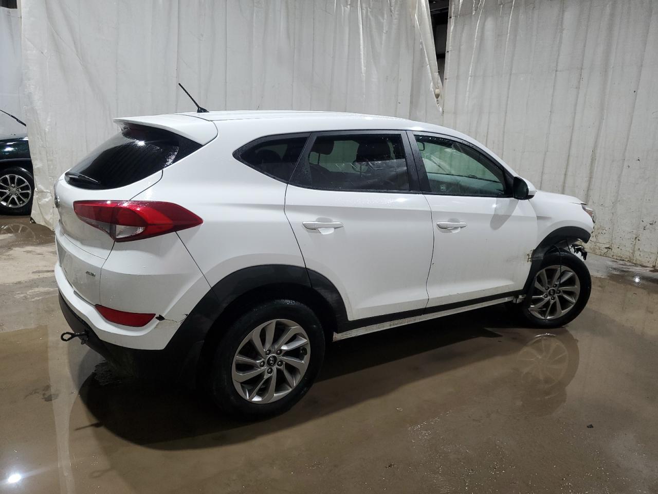 Photo 2 VIN: KM8J2CA49JU825543 - HYUNDAI TUCSON 