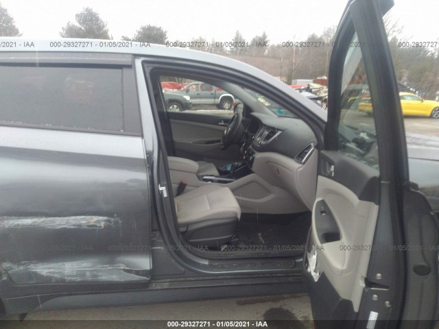 Photo 4 VIN: KM8J2CA4XJU653118 - HYUNDAI TUCSON 