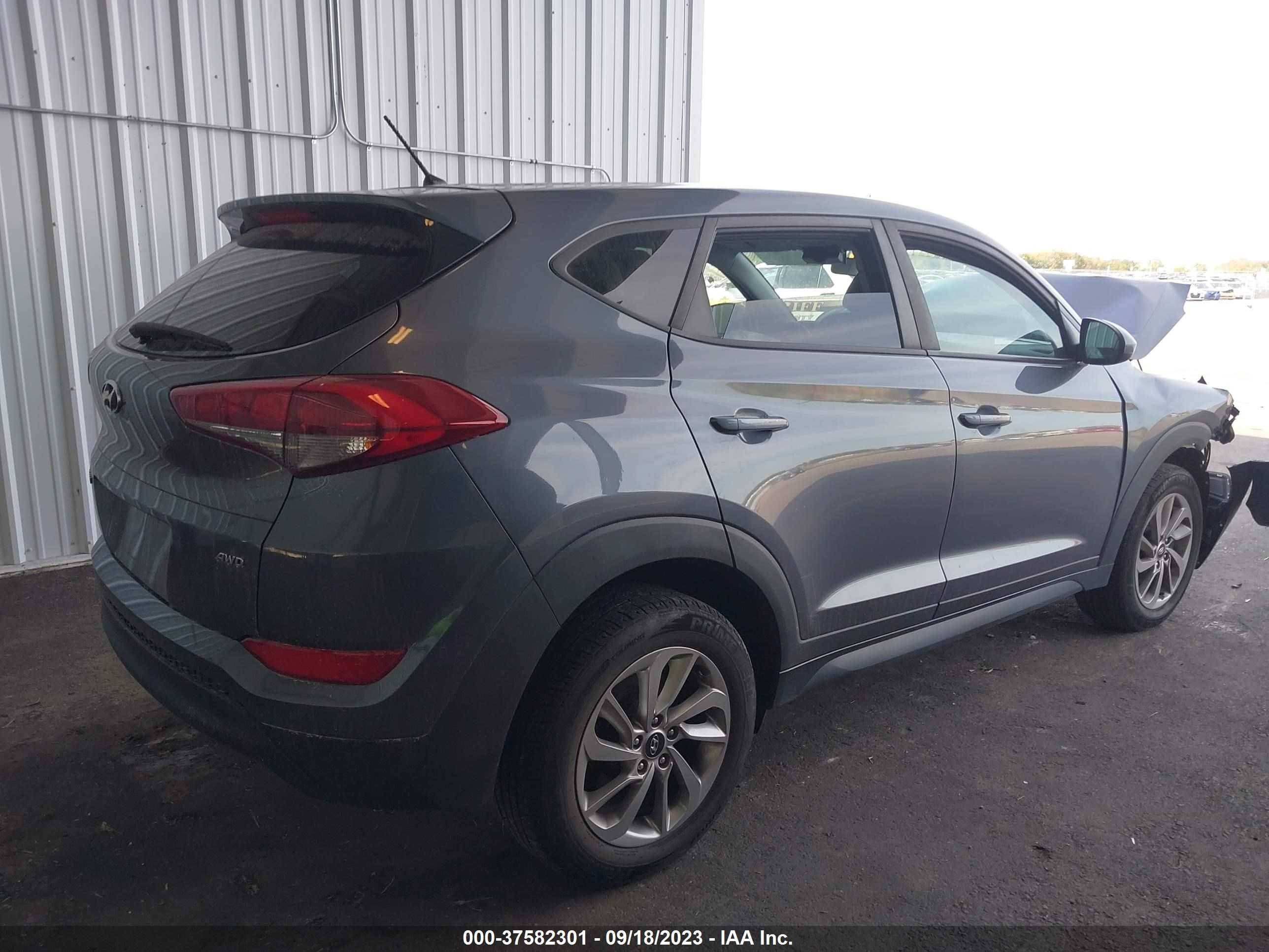 Photo 3 VIN: KM8J2CA4XJU654754 - HYUNDAI TUCSON 