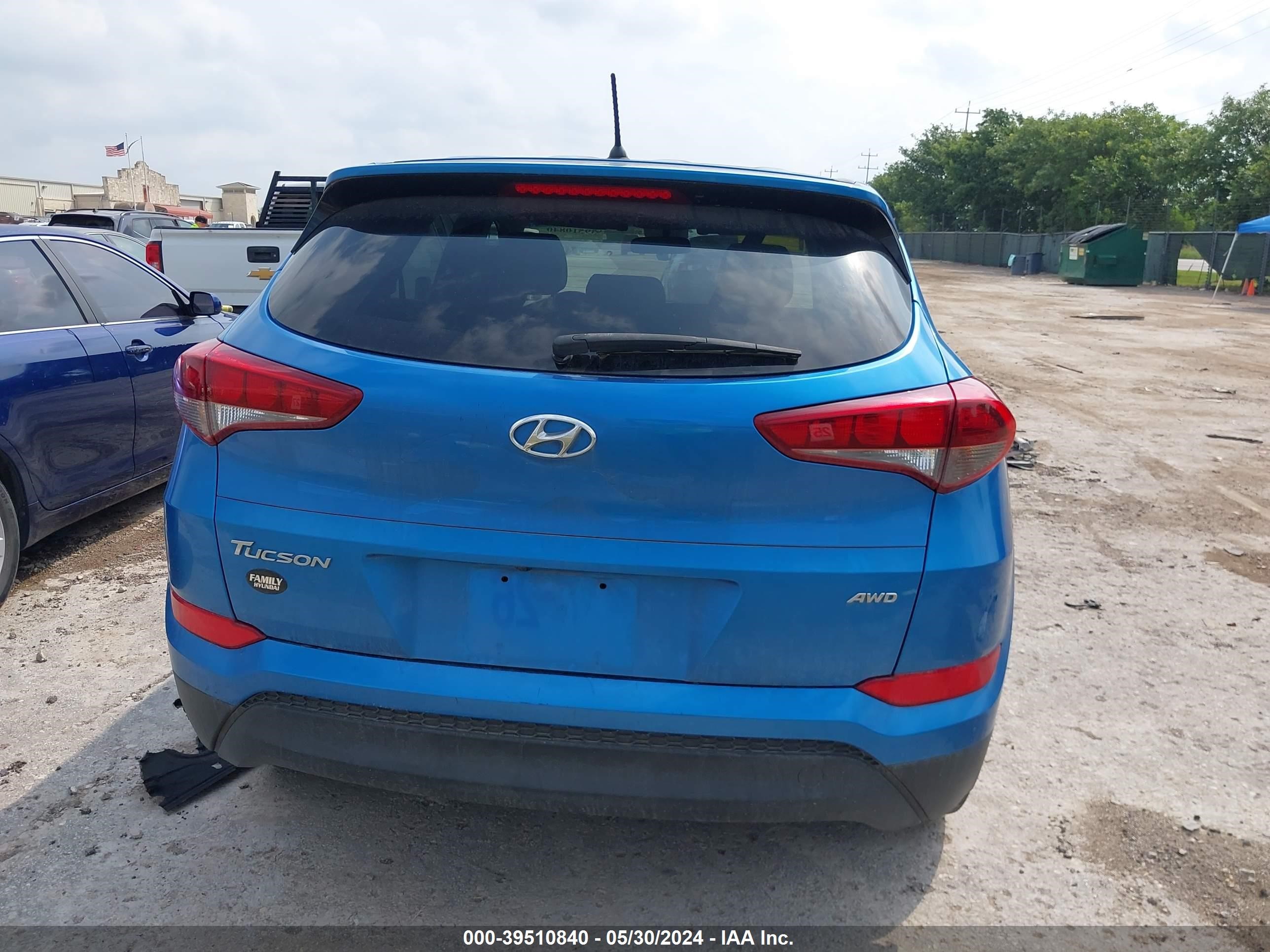 Photo 15 VIN: KM8J2CA4XJU732322 - HYUNDAI TUCSON 