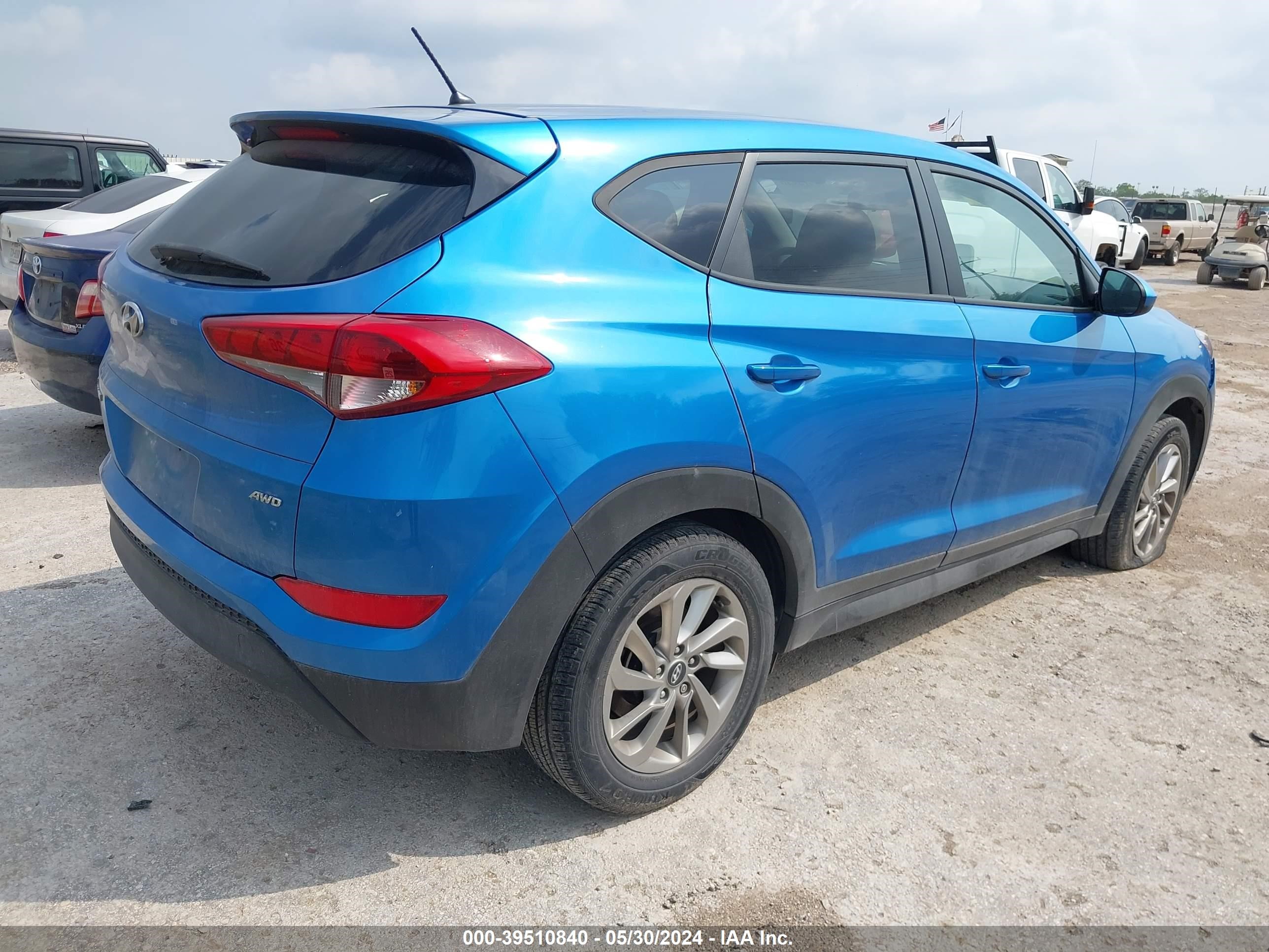 Photo 3 VIN: KM8J2CA4XJU732322 - HYUNDAI TUCSON 