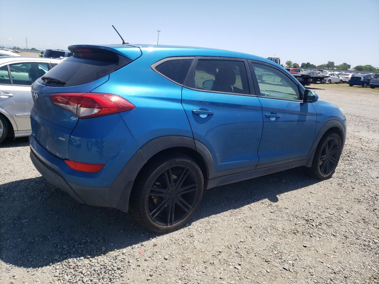 Photo 2 VIN: KM8J2CA4XJU777163 - HYUNDAI TUCSON 