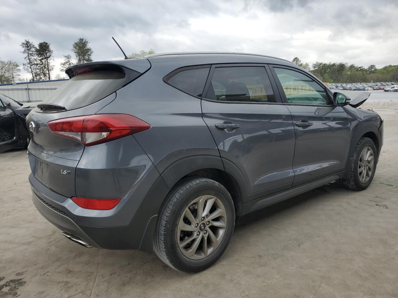 Photo 2 VIN: KM8J33A20GU188918 - HYUNDAI TUCSON 