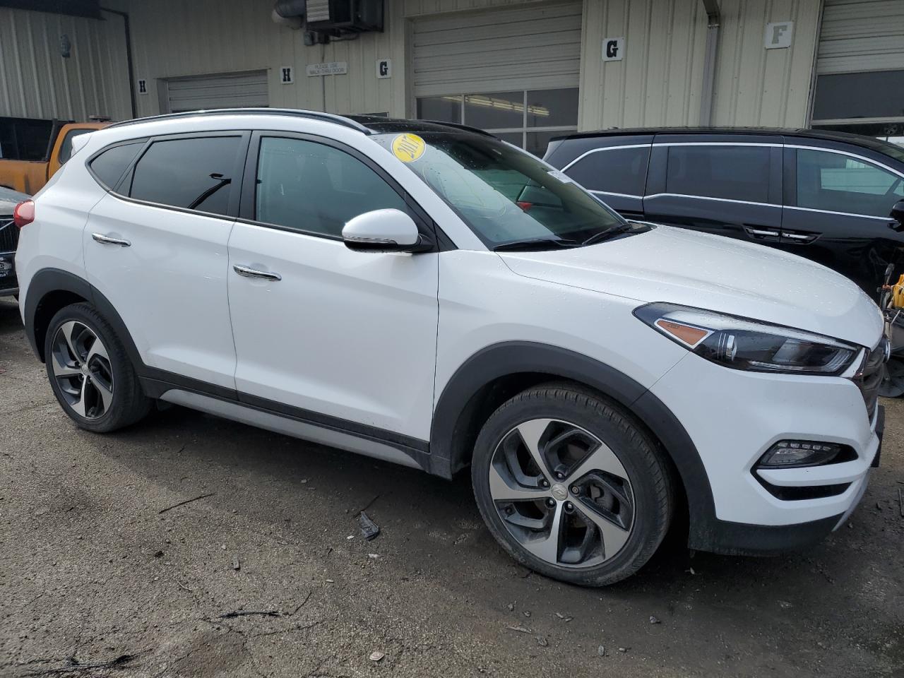 Photo 3 VIN: KM8J33A20HU363265 - HYUNDAI TUCSON 