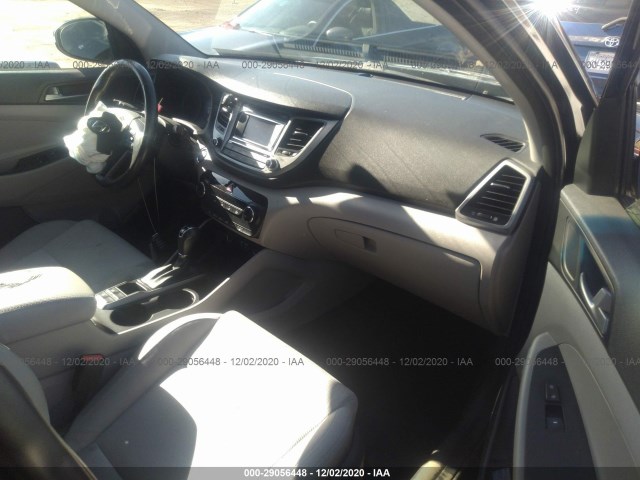 Photo 4 VIN: KM8J33A21GU064110 - HYUNDAI TUCSON 