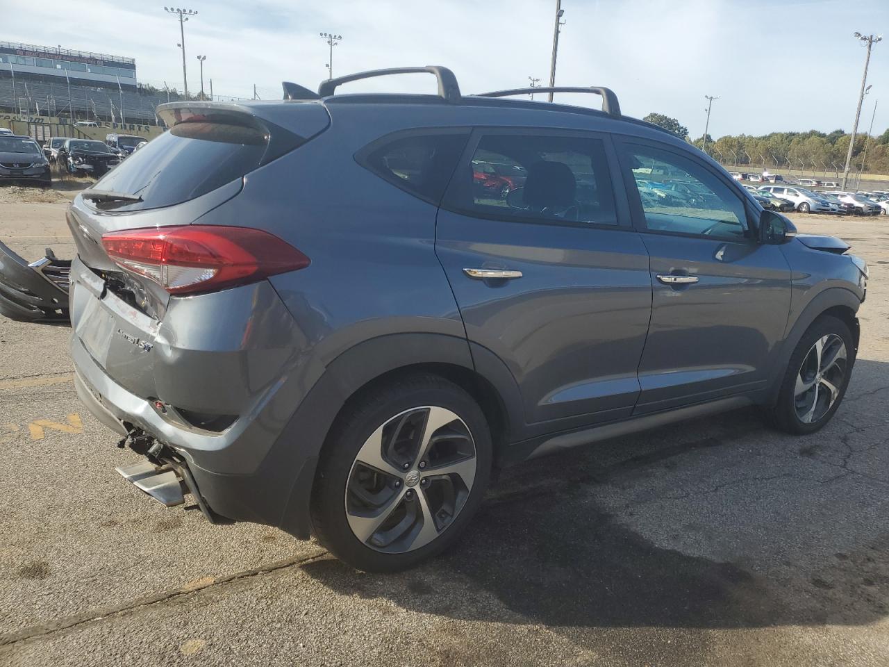 Photo 2 VIN: KM8J33A21GU211946 - HYUNDAI TUCSON 