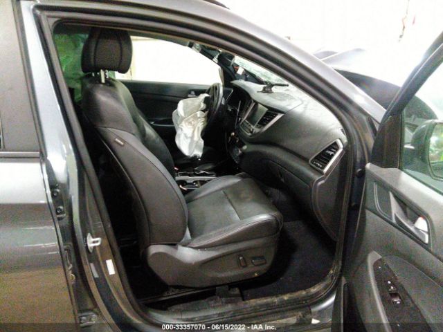 Photo 4 VIN: KM8J33A21HU315497 - HYUNDAI TUCSON 