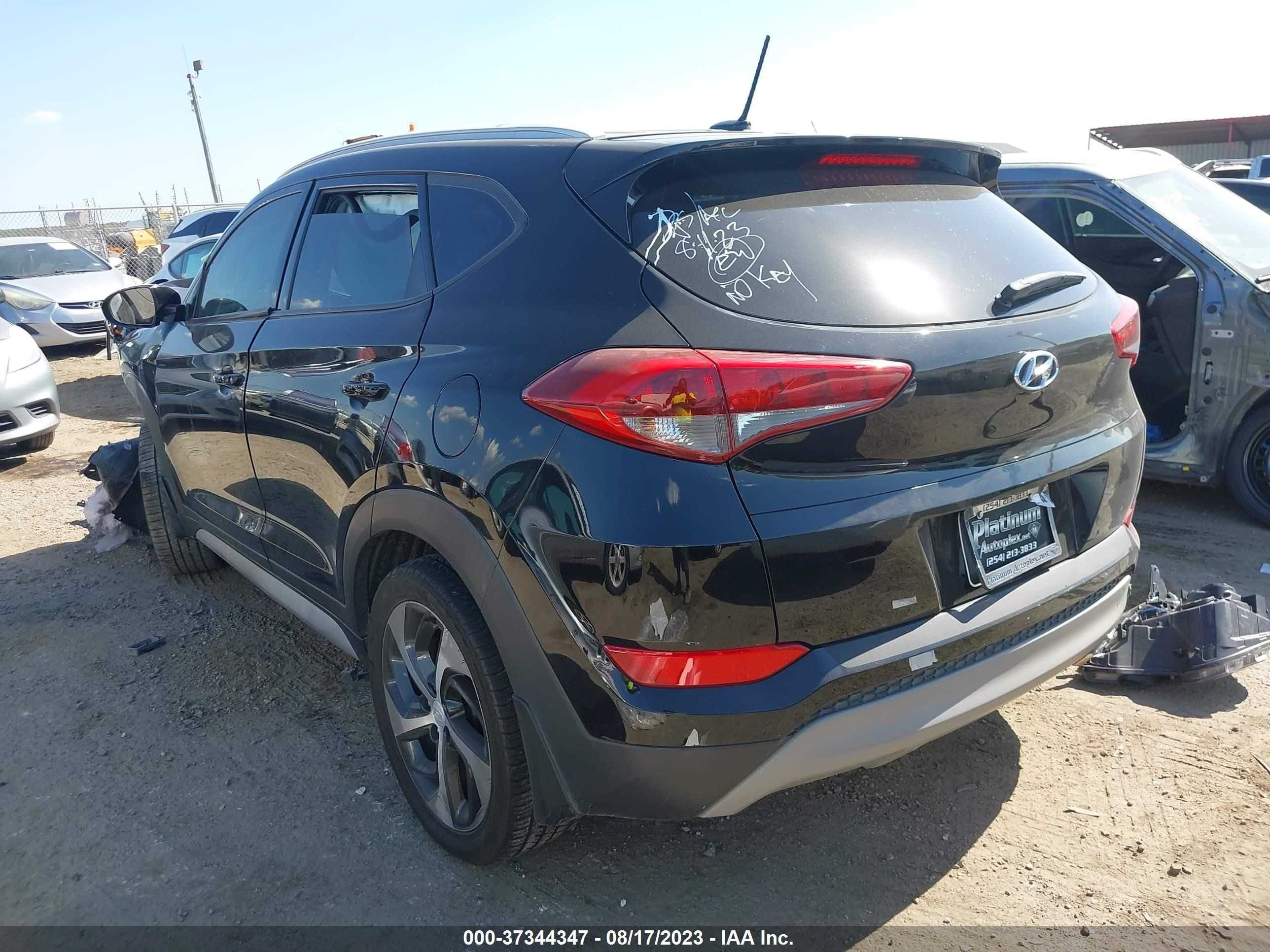 Photo 2 VIN: KM8J33A21HU591808 - HYUNDAI TUCSON 