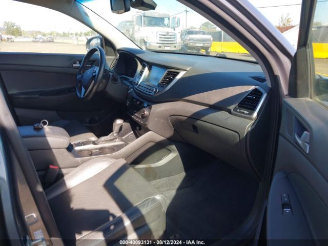 Photo 4 VIN: KM8J33A22GU137159 - HYUNDAI TUCSON 