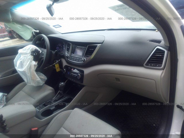 Photo 4 VIN: KM8J33A22GU165205 - HYUNDAI TUCSON 