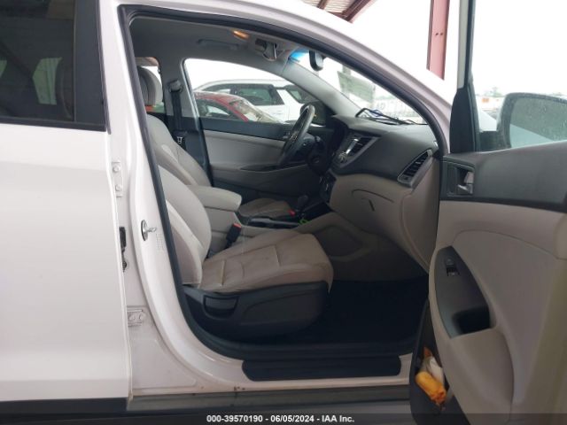 Photo 4 VIN: KM8J33A22GU242459 - HYUNDAI TUCSON 