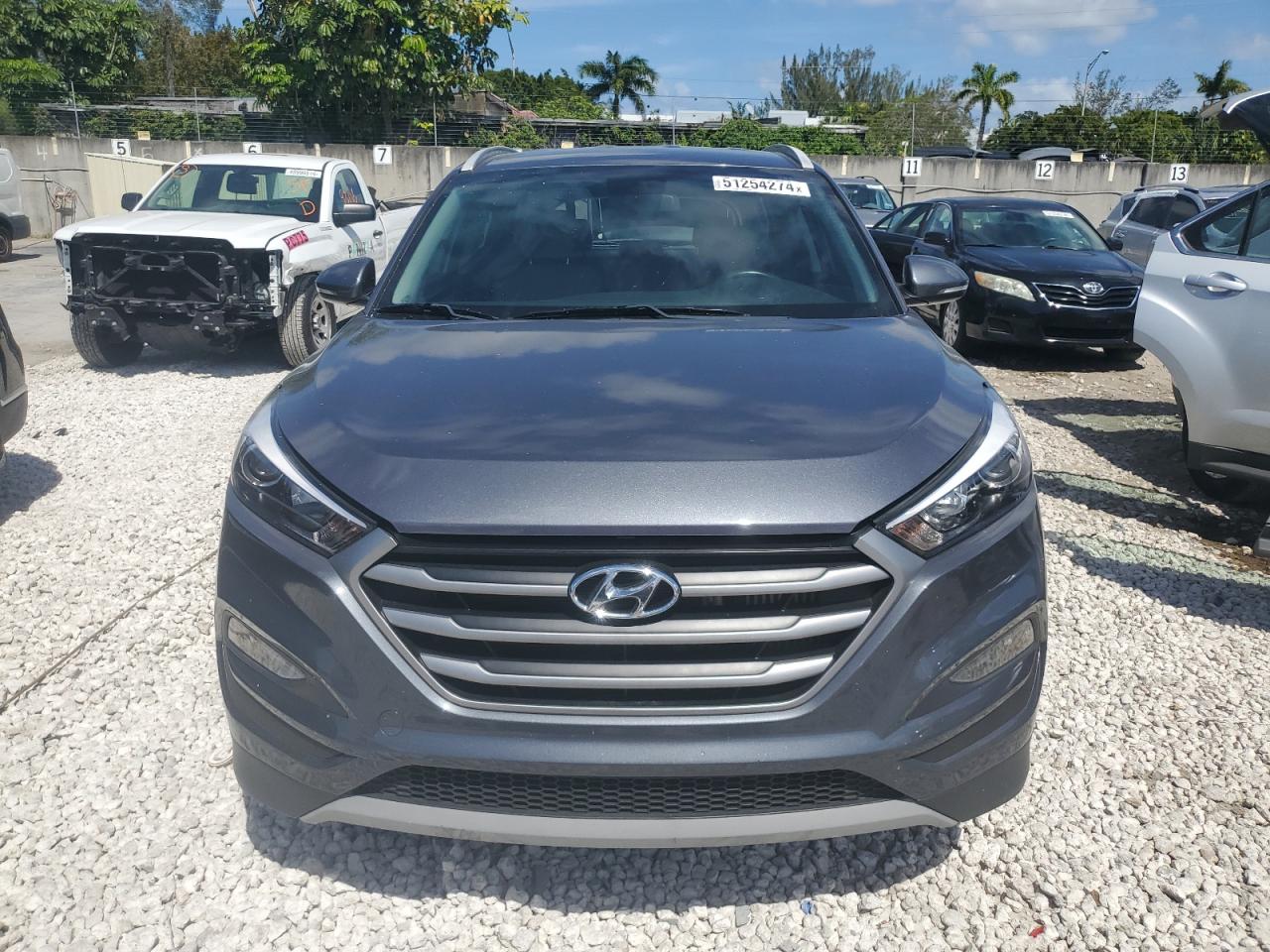 Photo 4 VIN: KM8J33A22HU458572 - HYUNDAI TUCSON 