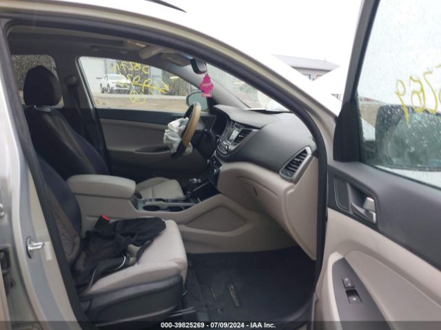 Photo 4 VIN: KM8J33A22HU559935 - HYUNDAI TUCSON 